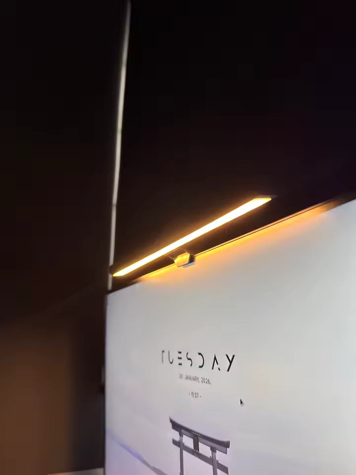LuxiDesk Clip — Éclairage asymétrique zéro reflet écran, confort visuel garanti pour vos yeux