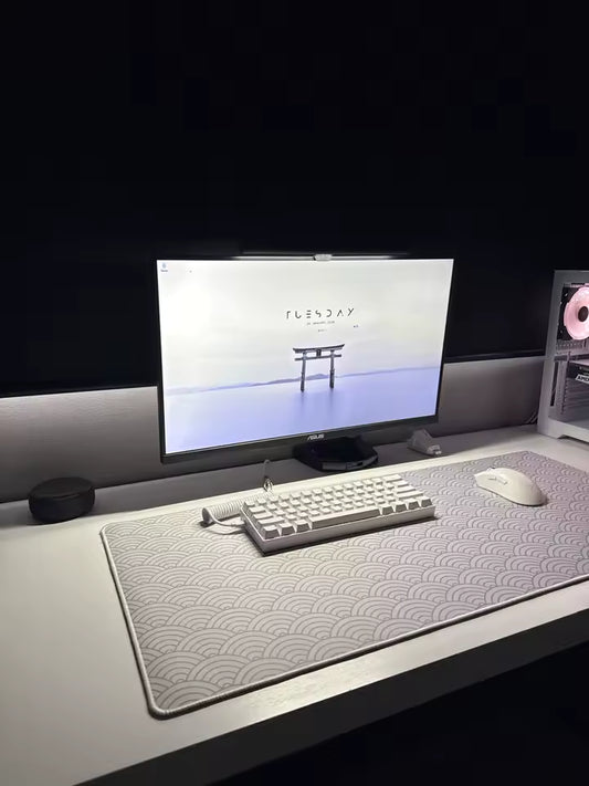 LuxiDesk Clip — Barre lumineuse écran 30cm fixée sur écran PC, compatible tous écrans, installation sans outil